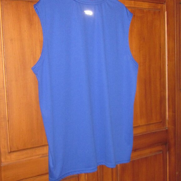 Men's XL Bundle Sleeveless Athletic Shirts - Picture 3 of 7